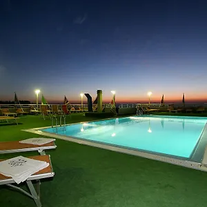 Luca Hotel